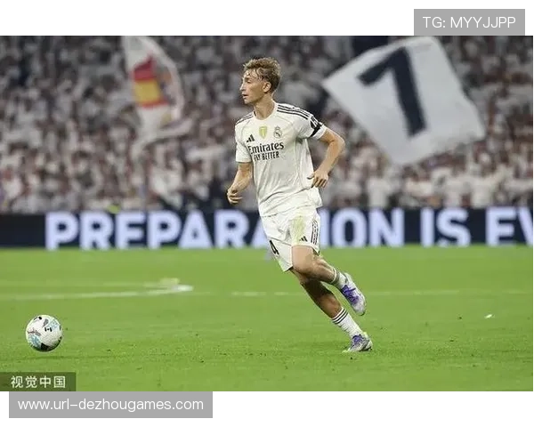 皇马变阵三后卫效果不佳，险平升班马